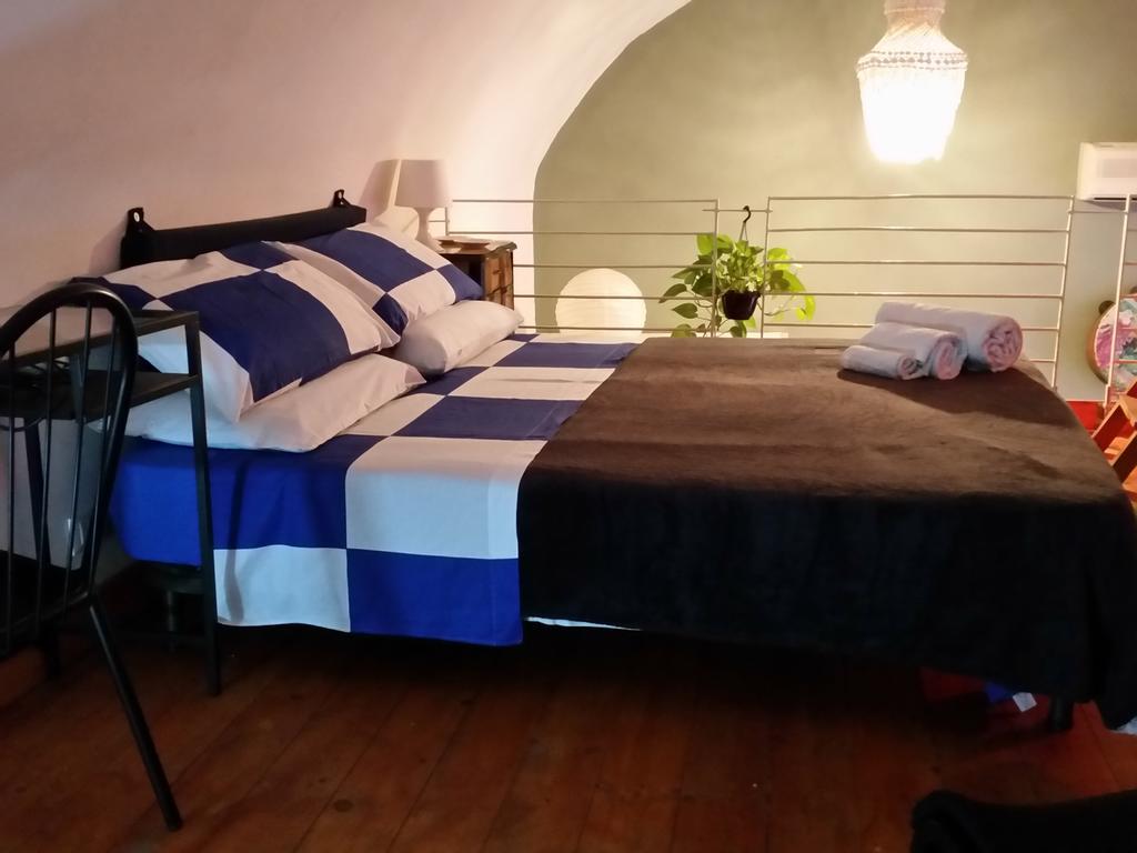 Apartament Il Pozzo Di Santa Teresa Katania Pokój zdjęcie